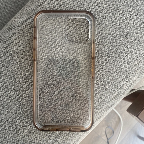 iPhone 12 Otterbox Symmetry Clear - Picture 2 of 5